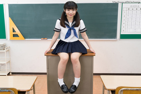 Sonoda Ayuri flashing panties and stripping uniform in classroom